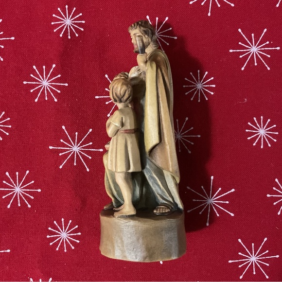 Anri 6” Holy Family Woodcarving - Picture 3 of 5